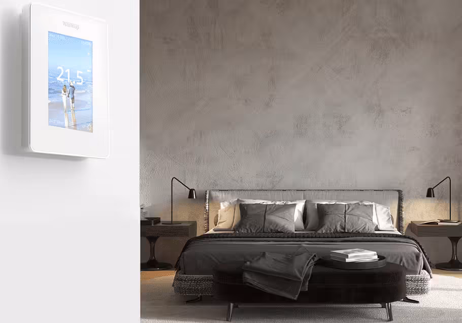 bedroom with 6iE UFH thermostat